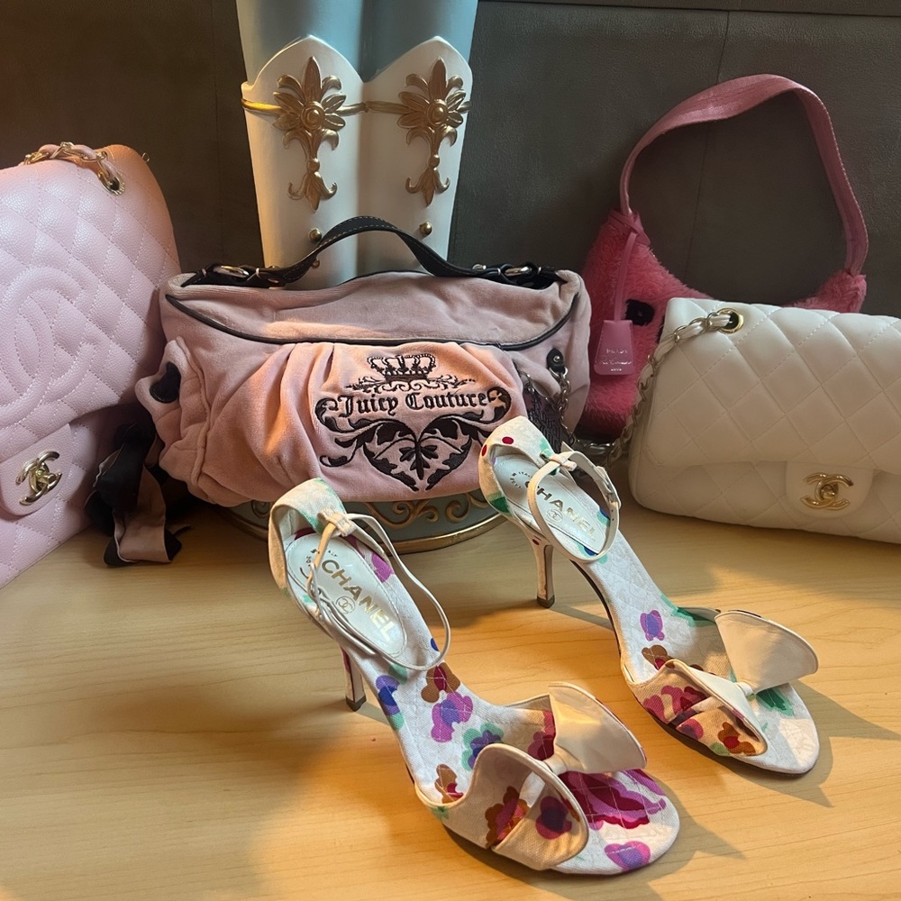 COPY - CHANEL HEELS —— willing to trade for juicy couture items!